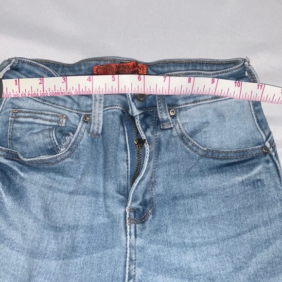 High Rise Blue Jeans with Tapered Fit - Picture 4 of 4